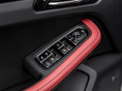 2025 Porsche Macan AWD
