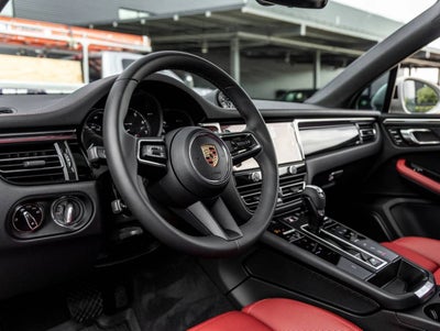 2025 Porsche Macan AWD