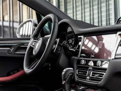 2025 Porsche Macan AWD