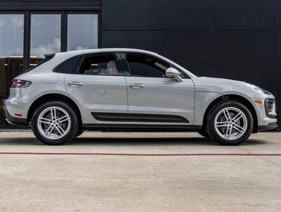 2025 Porsche Macan AWD