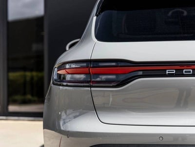 2025 Porsche Macan AWD