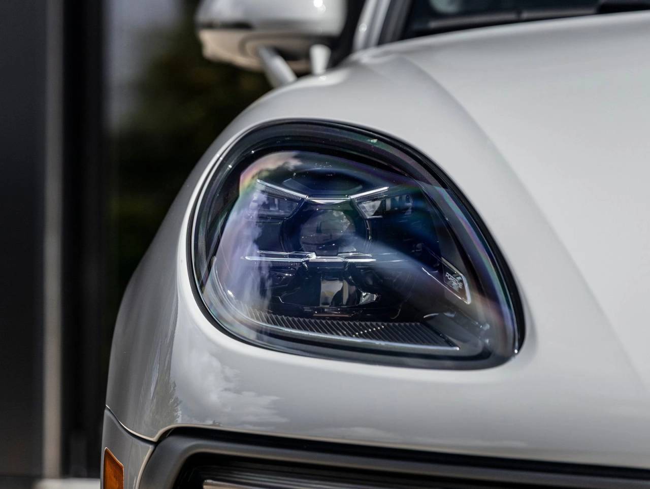2025 Porsche Macan AWD