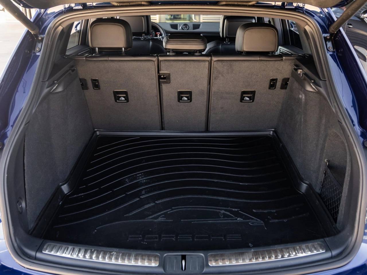 2025 Porsche Macan Macan