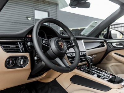 2025 Porsche Macan Macan