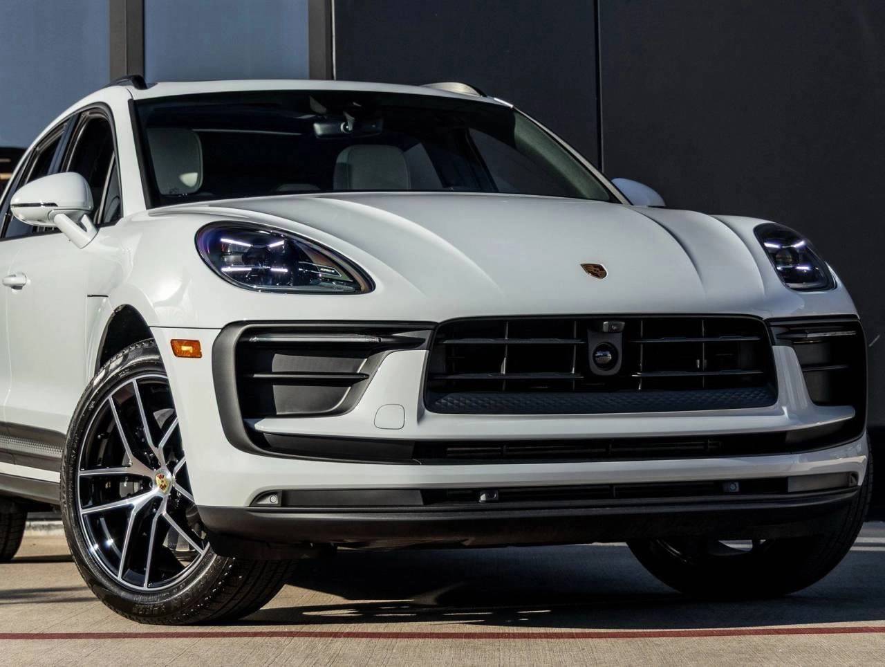2026 Porsche Macan Macan