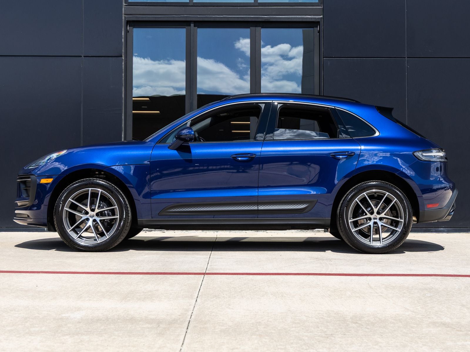 2026 Porsche Macan AWD