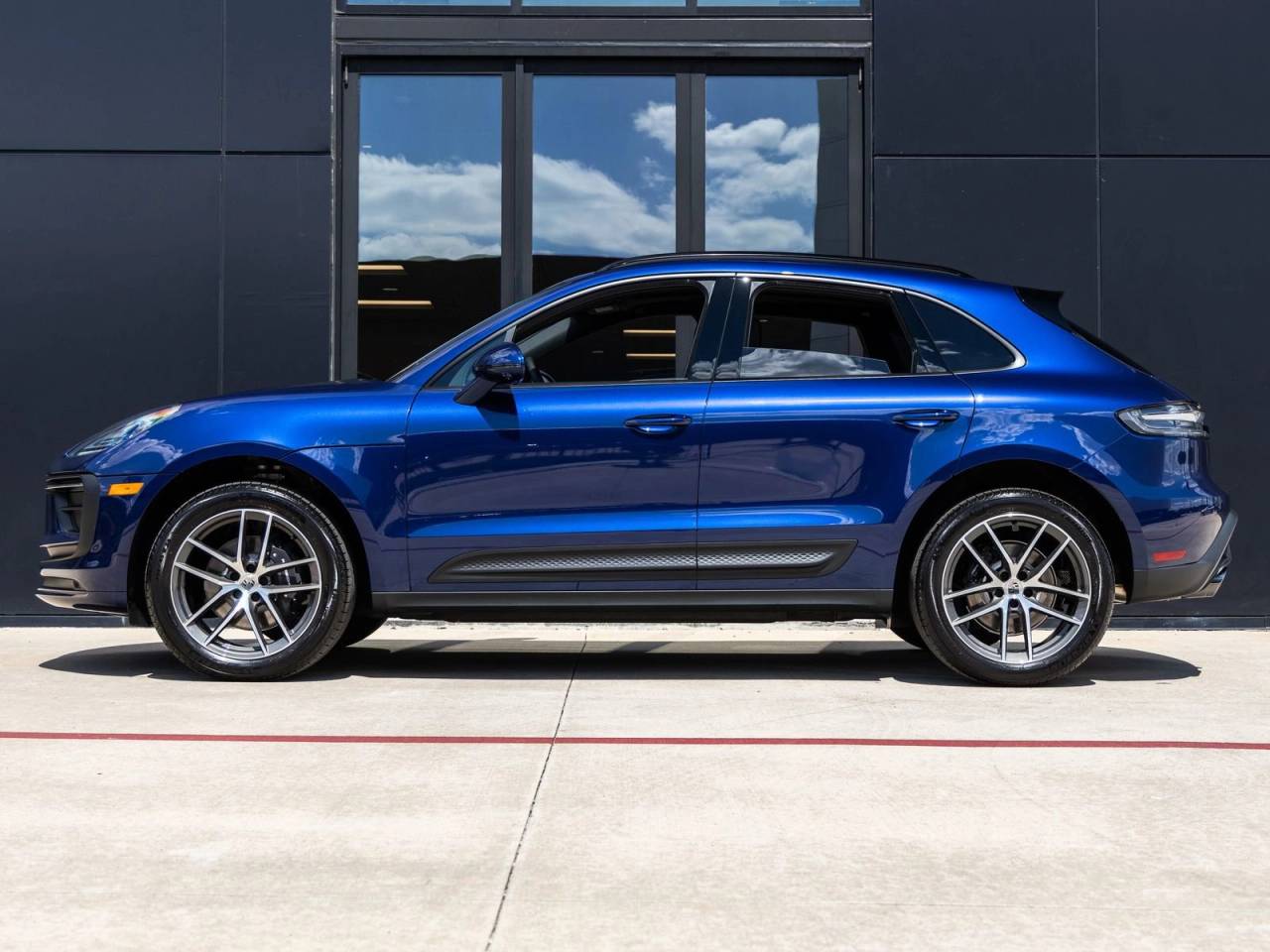 2026 Porsche Macan AWD