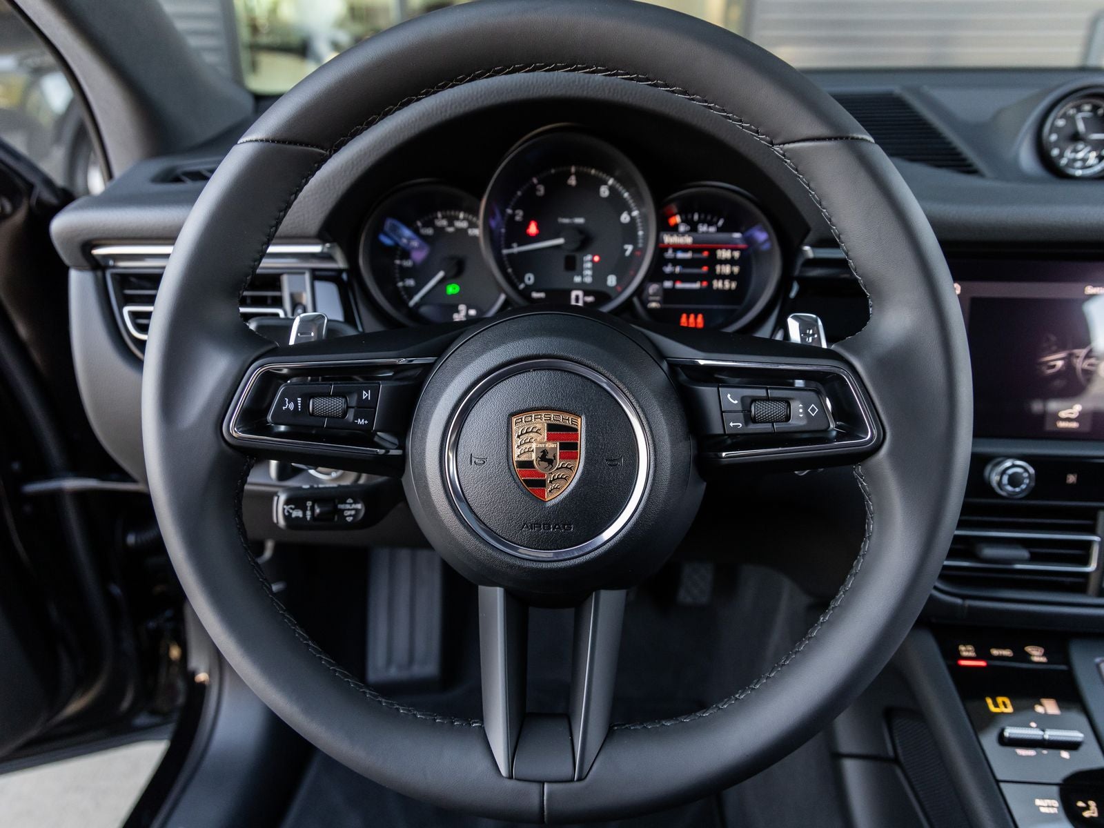 2026 Porsche Macan AWD