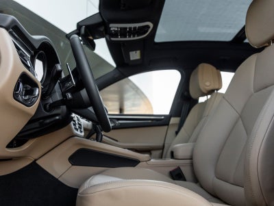 2026 Porsche Macan AWD