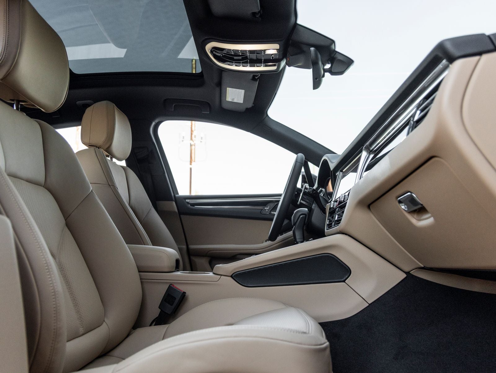 2026 Porsche Macan AWD