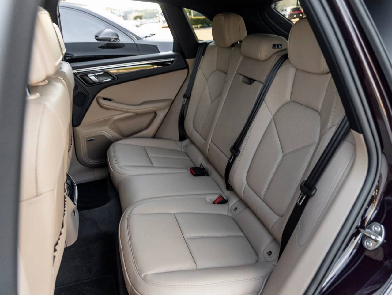 2026 Porsche Macan AWD