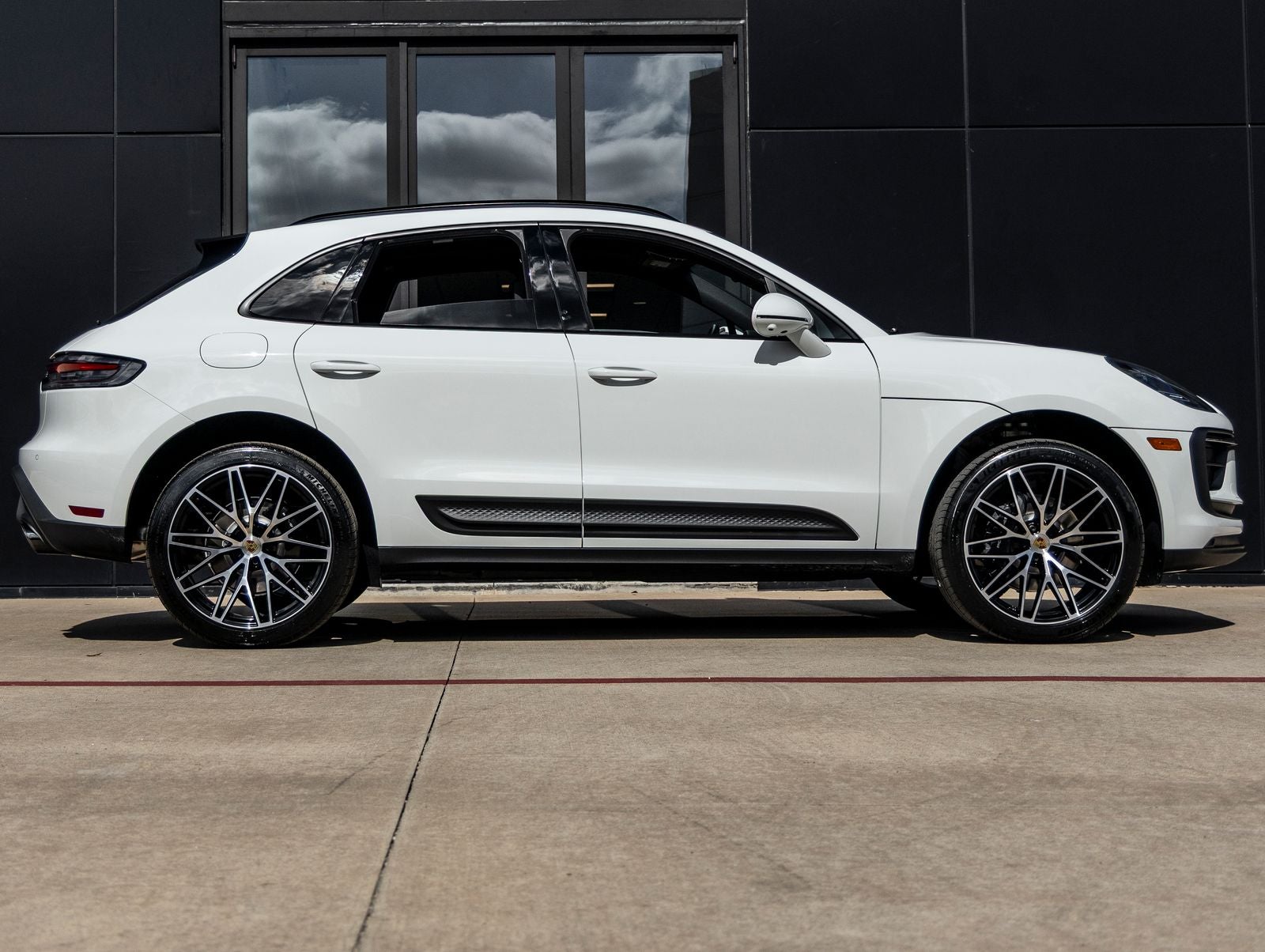 2026 Porsche Macan AWD