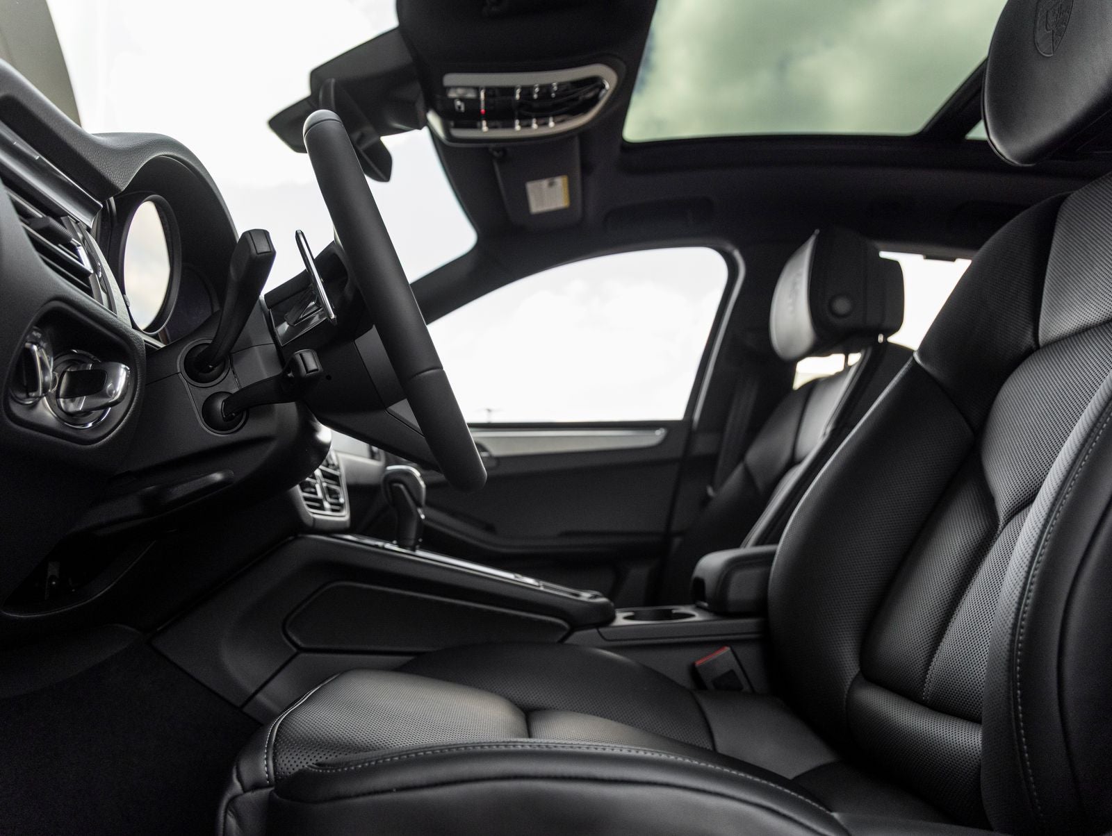 2026 Porsche Macan AWD