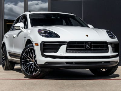 2026 Porsche Macan AWD