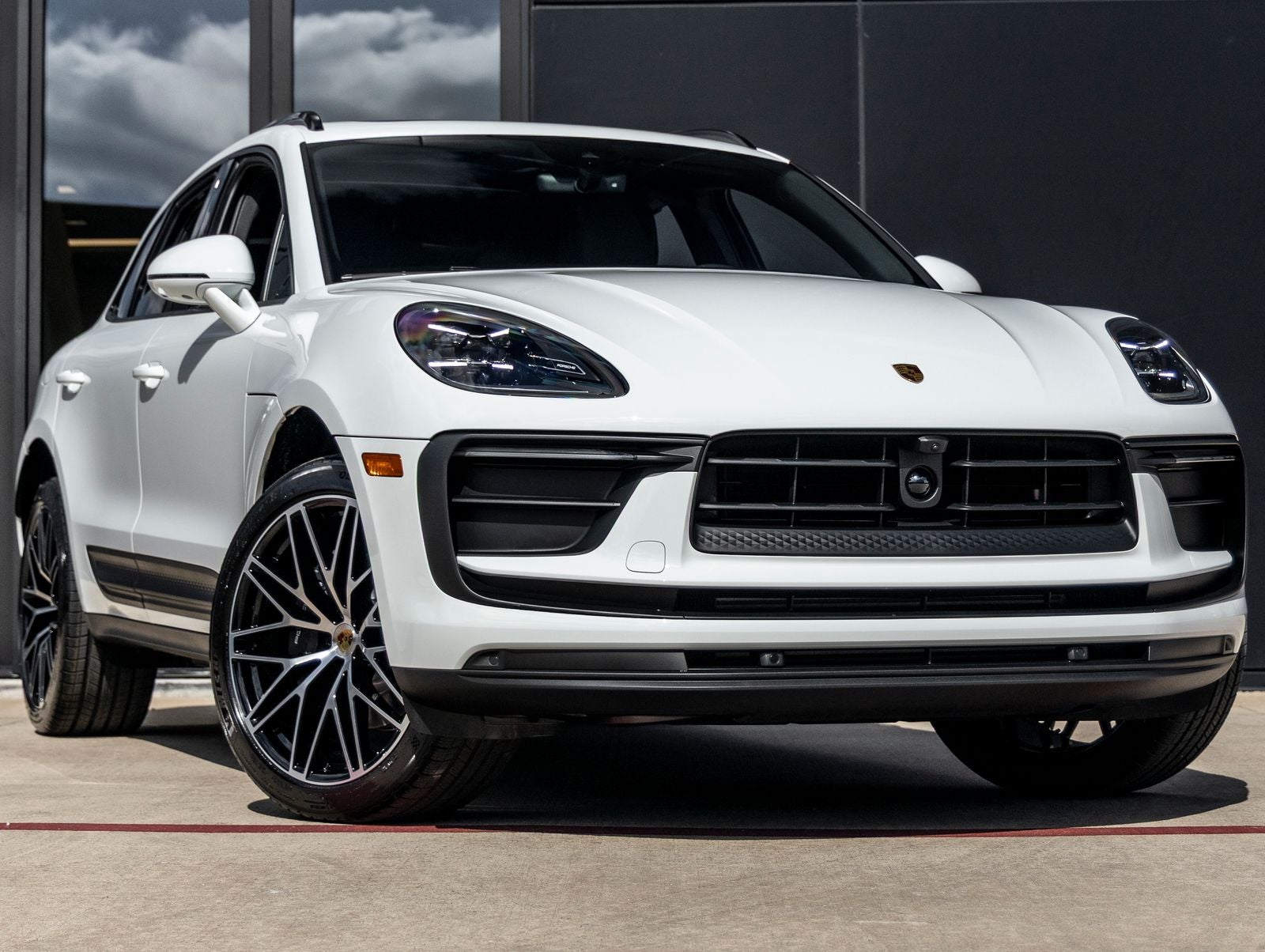 2026 Porsche Macan AWD
