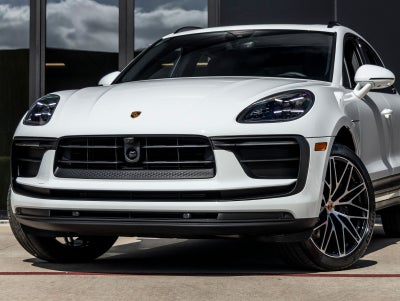 2026 Porsche Macan AWD