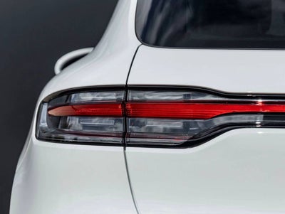 2026 Porsche Macan AWD