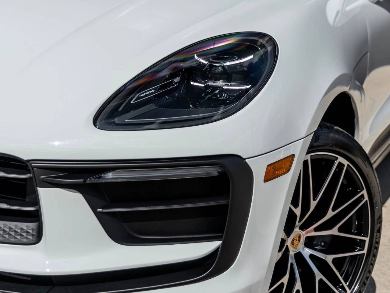 2026 Porsche Macan AWD
