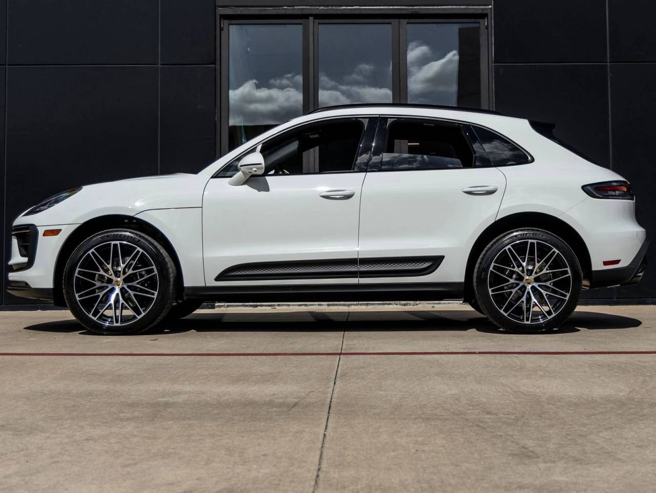 2026 Porsche Macan AWD