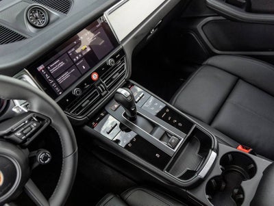 2026 Porsche Macan AWD