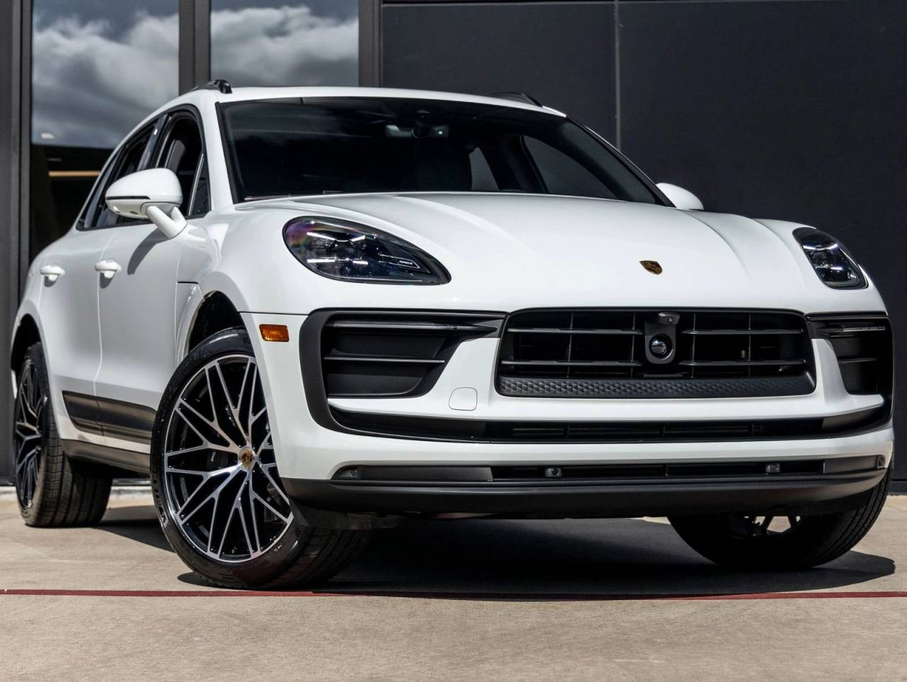 2026 Porsche Macan AWD
