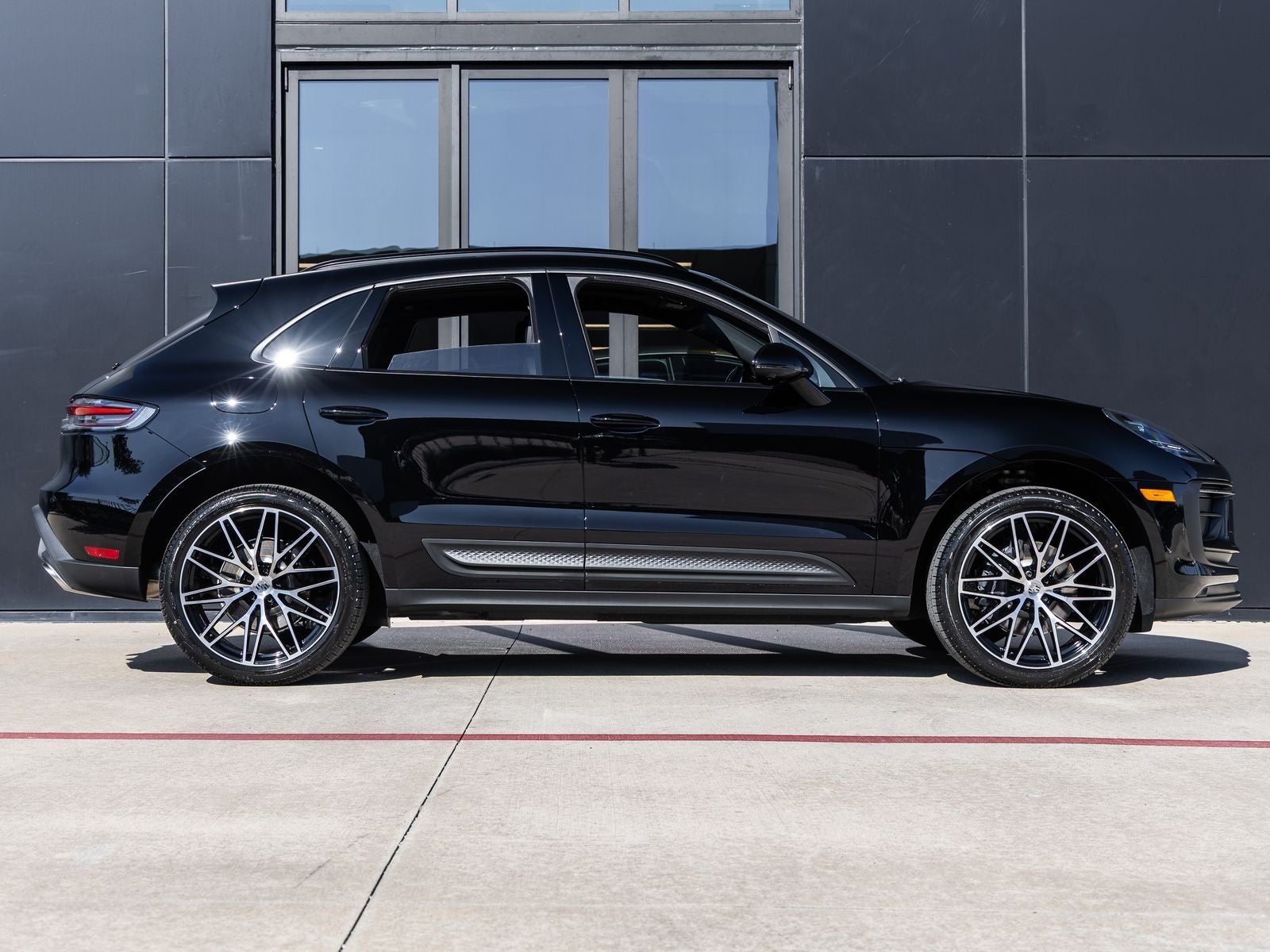 2026 Porsche Macan AWD