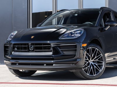 2026 Porsche Macan AWD