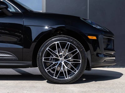 2026 Porsche Macan AWD