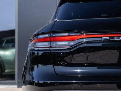 2026 Porsche Macan AWD