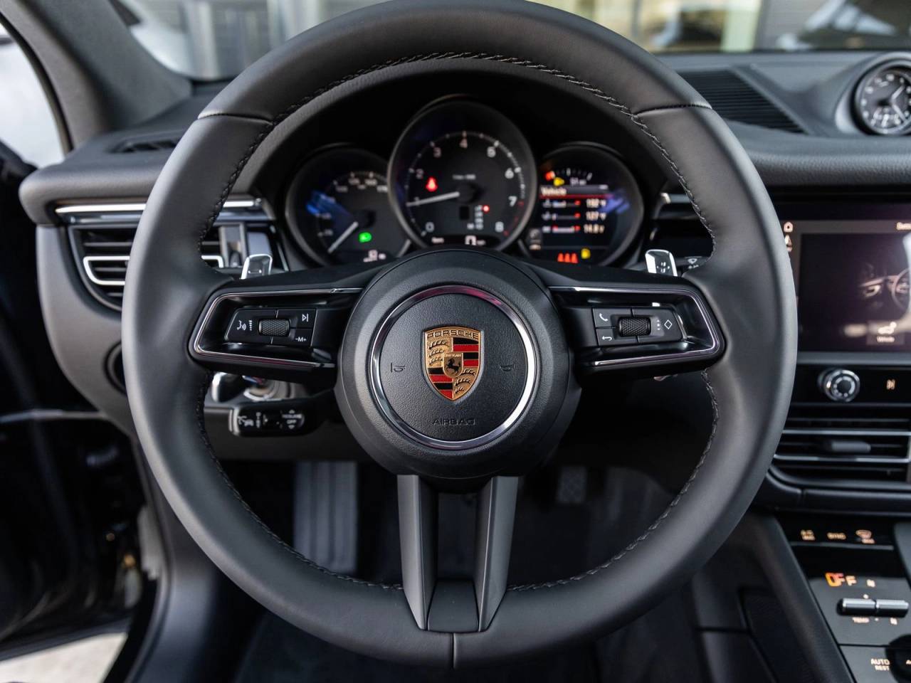 2026 Porsche Macan AWD