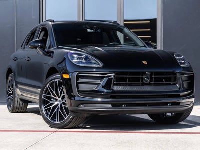 2026 Porsche Macan AWD