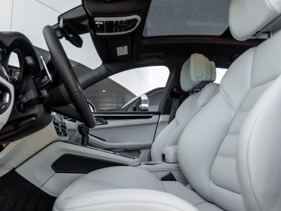 2026 Porsche Macan Macan T