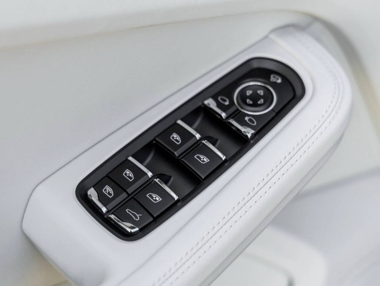 2026 Porsche Macan Macan T