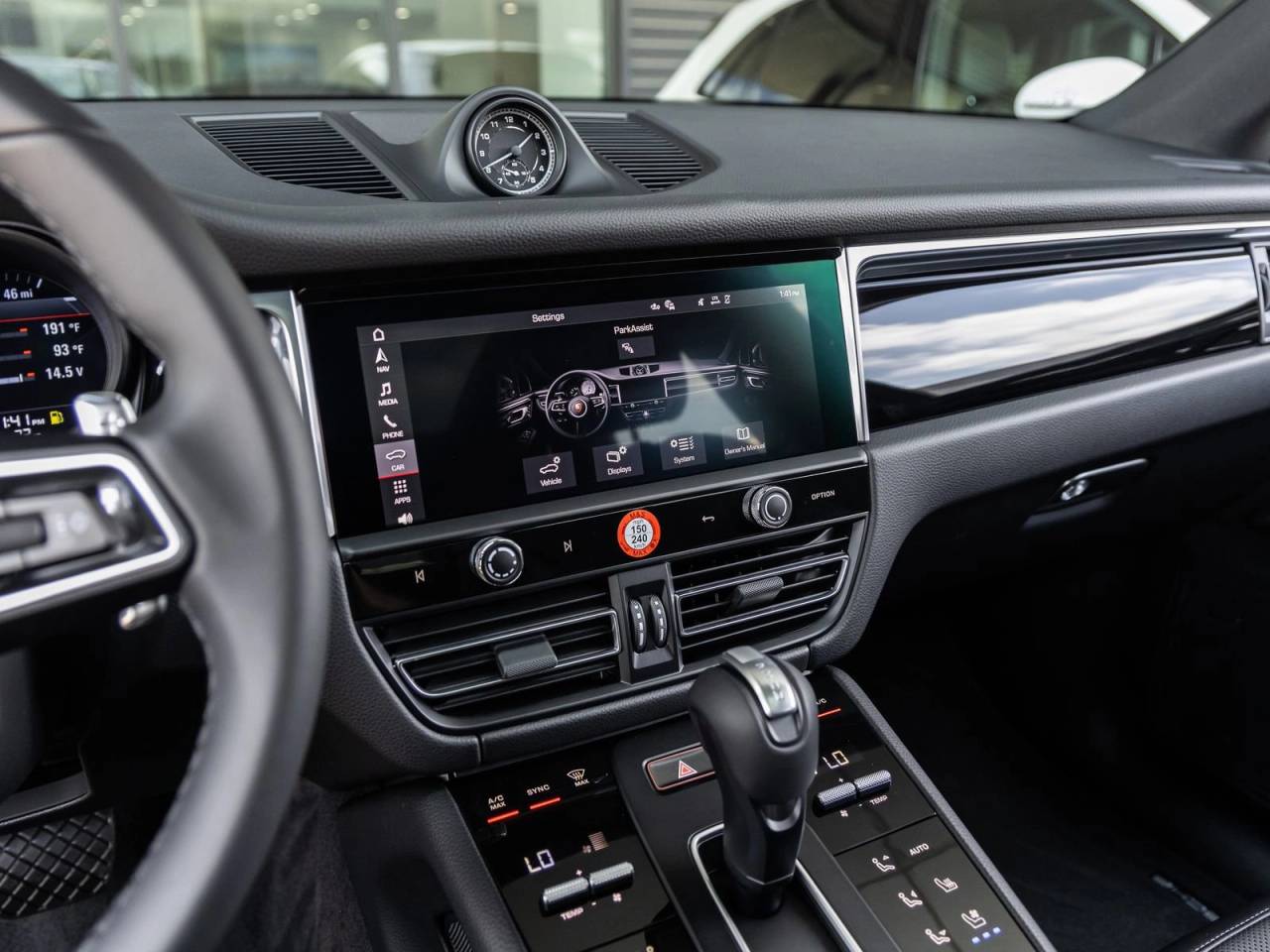 2026 Porsche Macan AWD