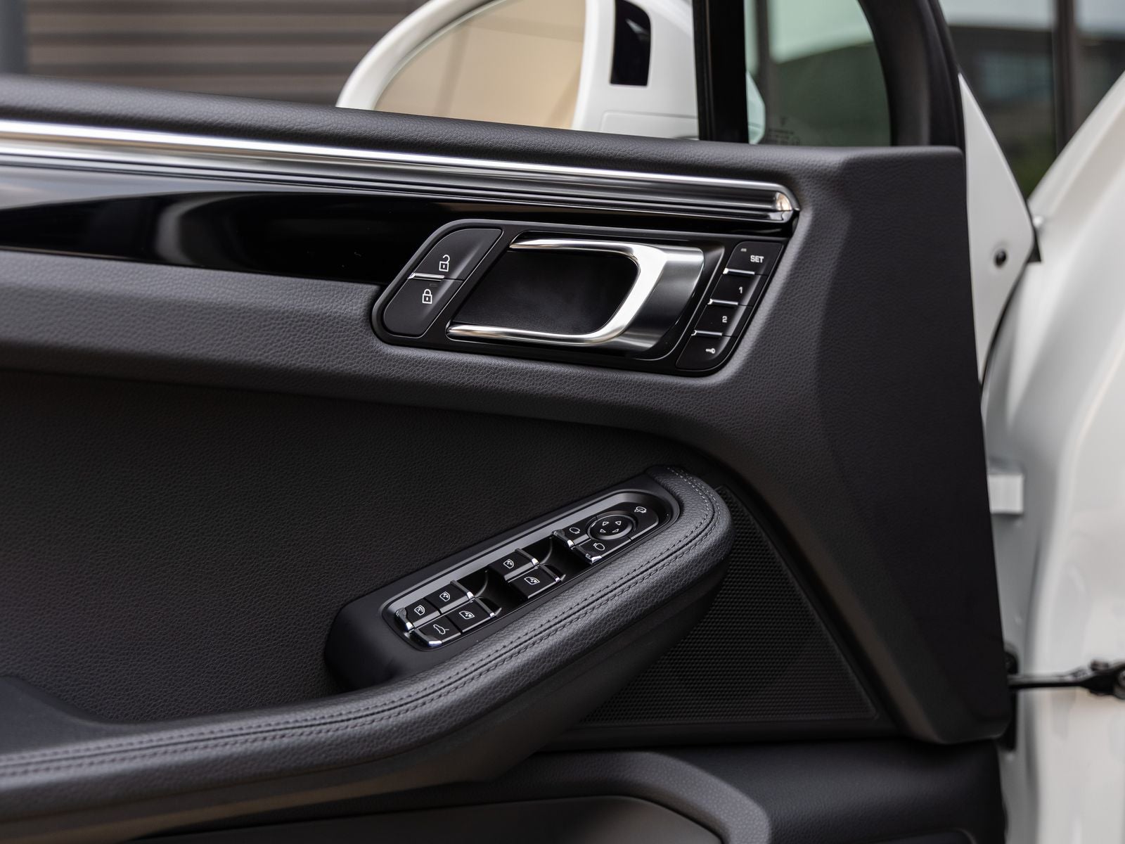 2026 Porsche Macan AWD