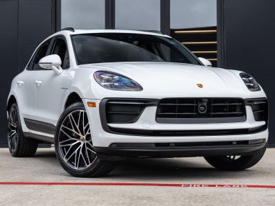 2026 Porsche Macan AWD