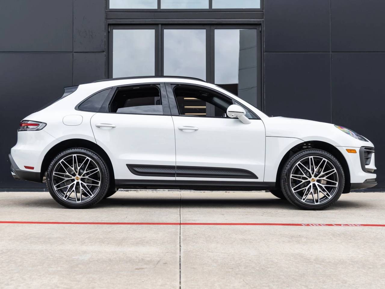 2026 Porsche Macan AWD