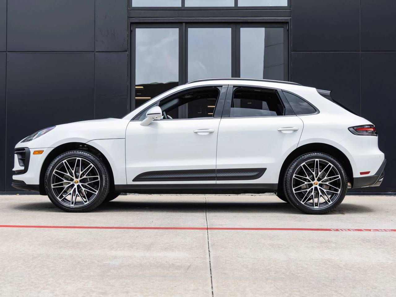 2026 Porsche Macan AWD