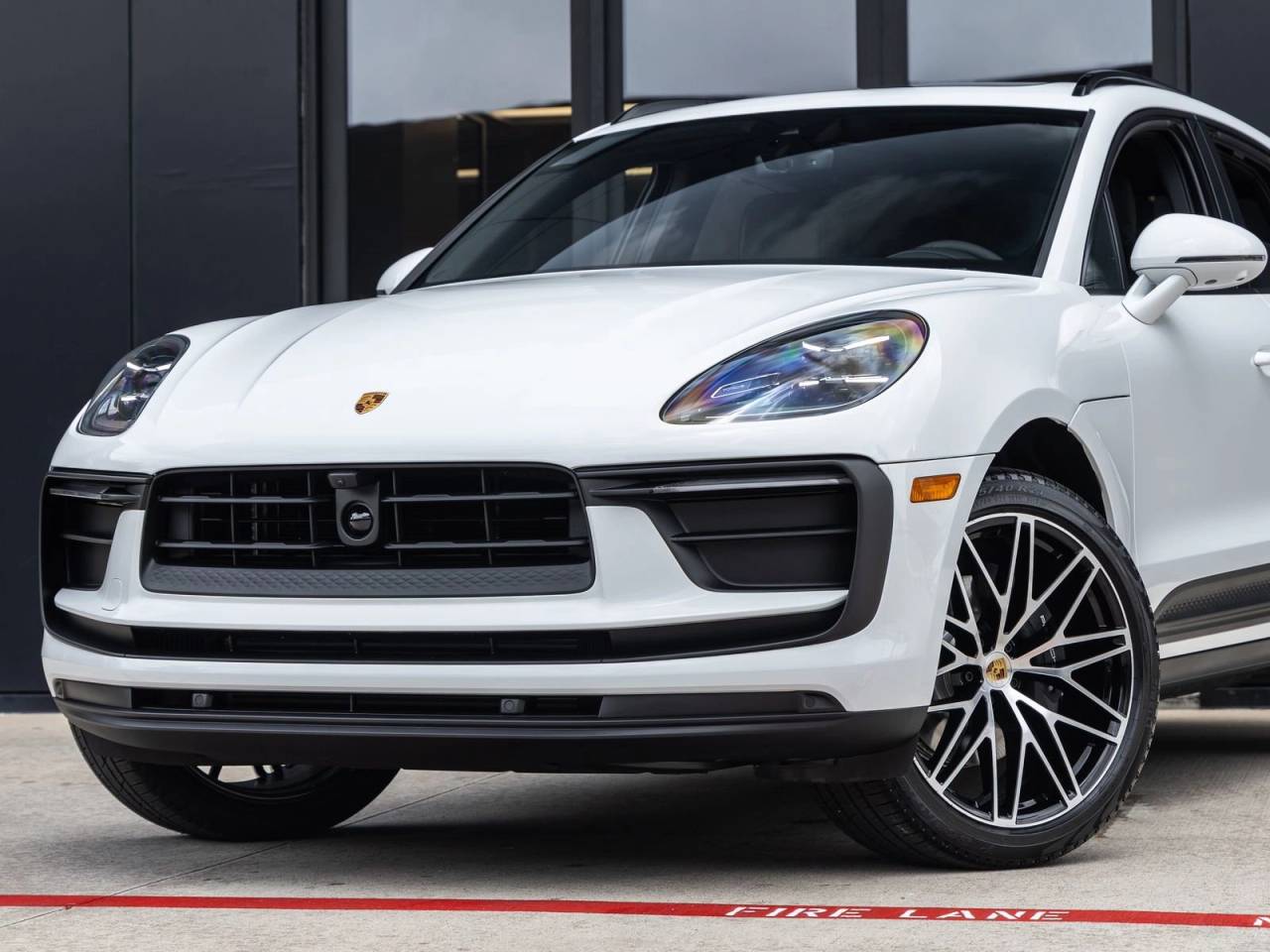 2026 Porsche Macan AWD