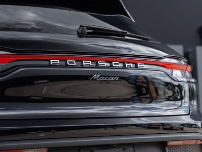 2026 Porsche Macan AWD