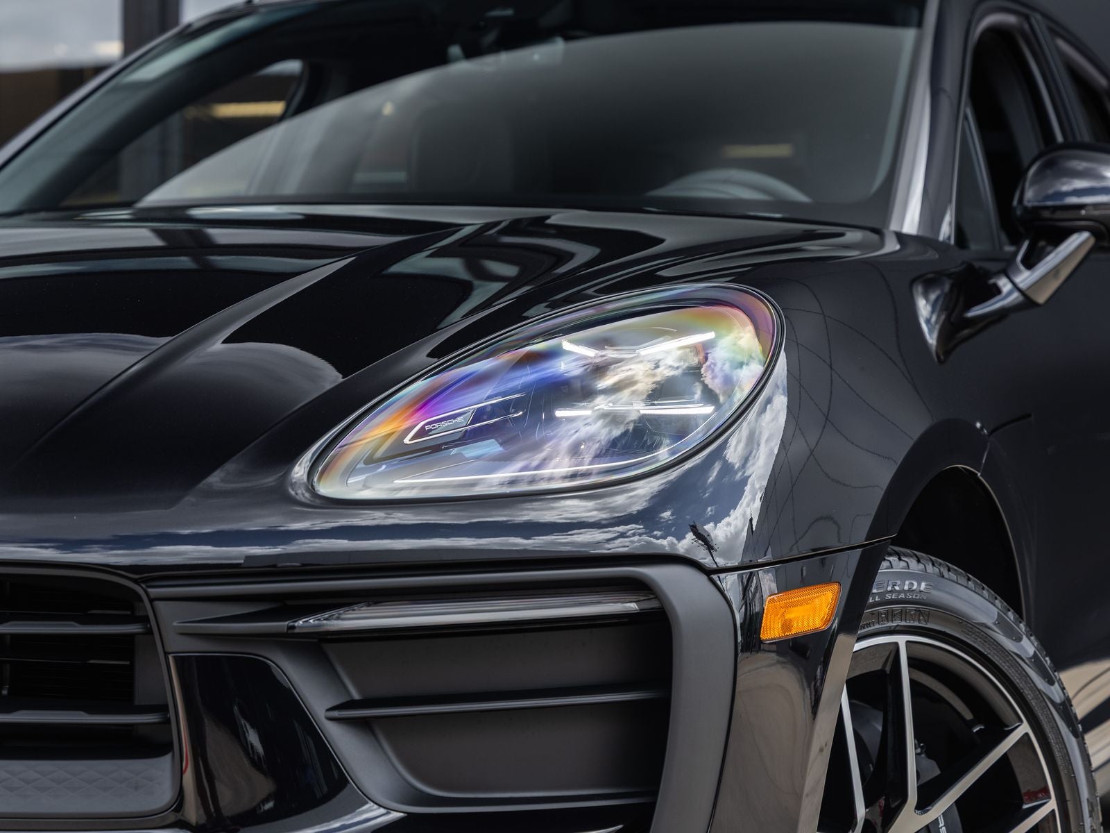 2026 Porsche Macan AWD