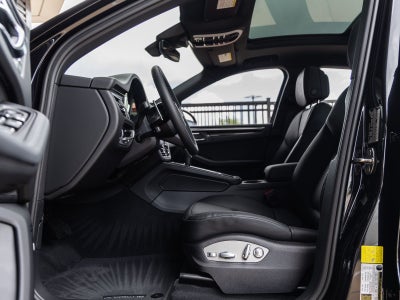 2026 Porsche Macan AWD
