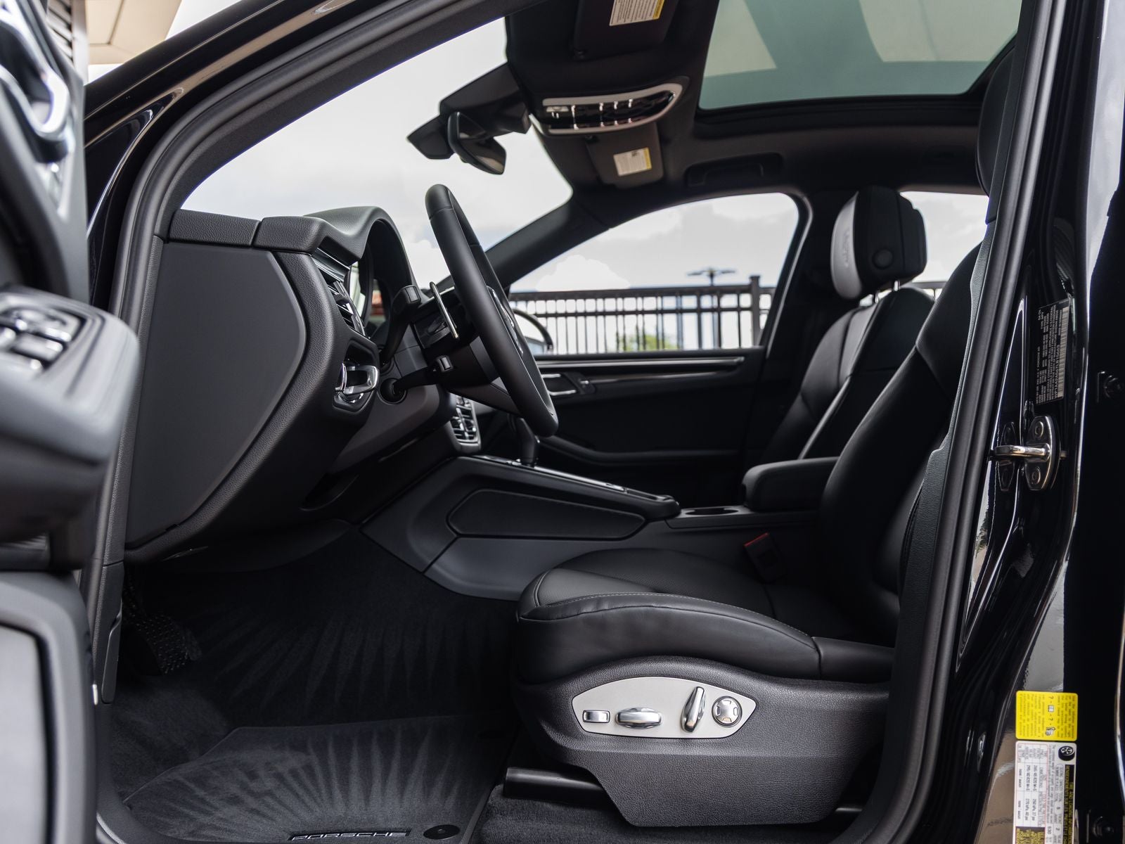 2026 Porsche Macan AWD