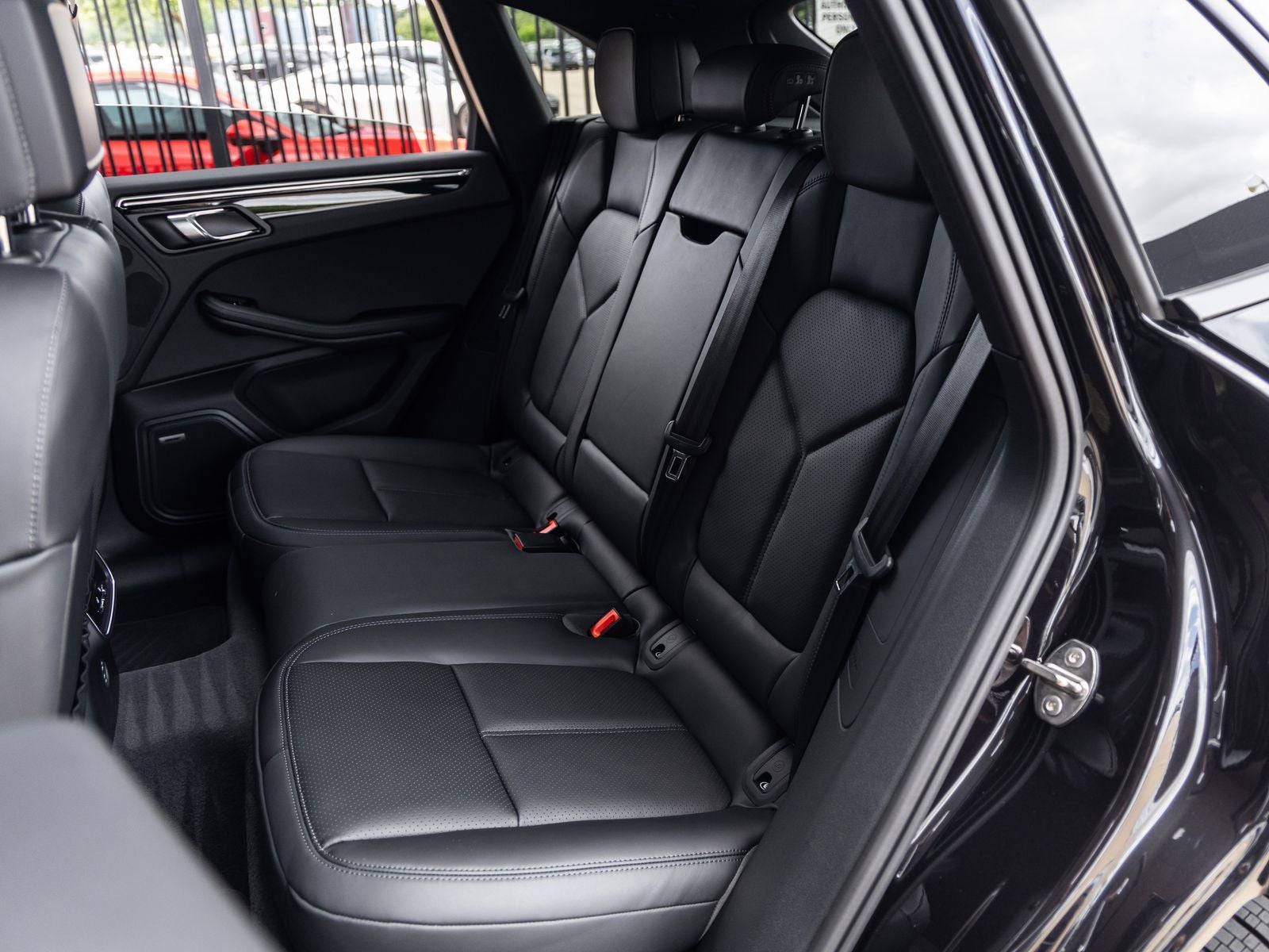 2026 Porsche Macan AWD