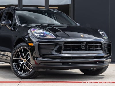 2026 Porsche Macan AWD
