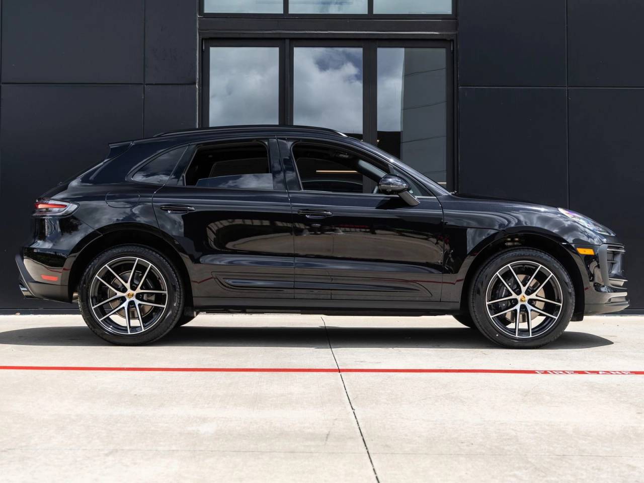 2026 Porsche Macan Base