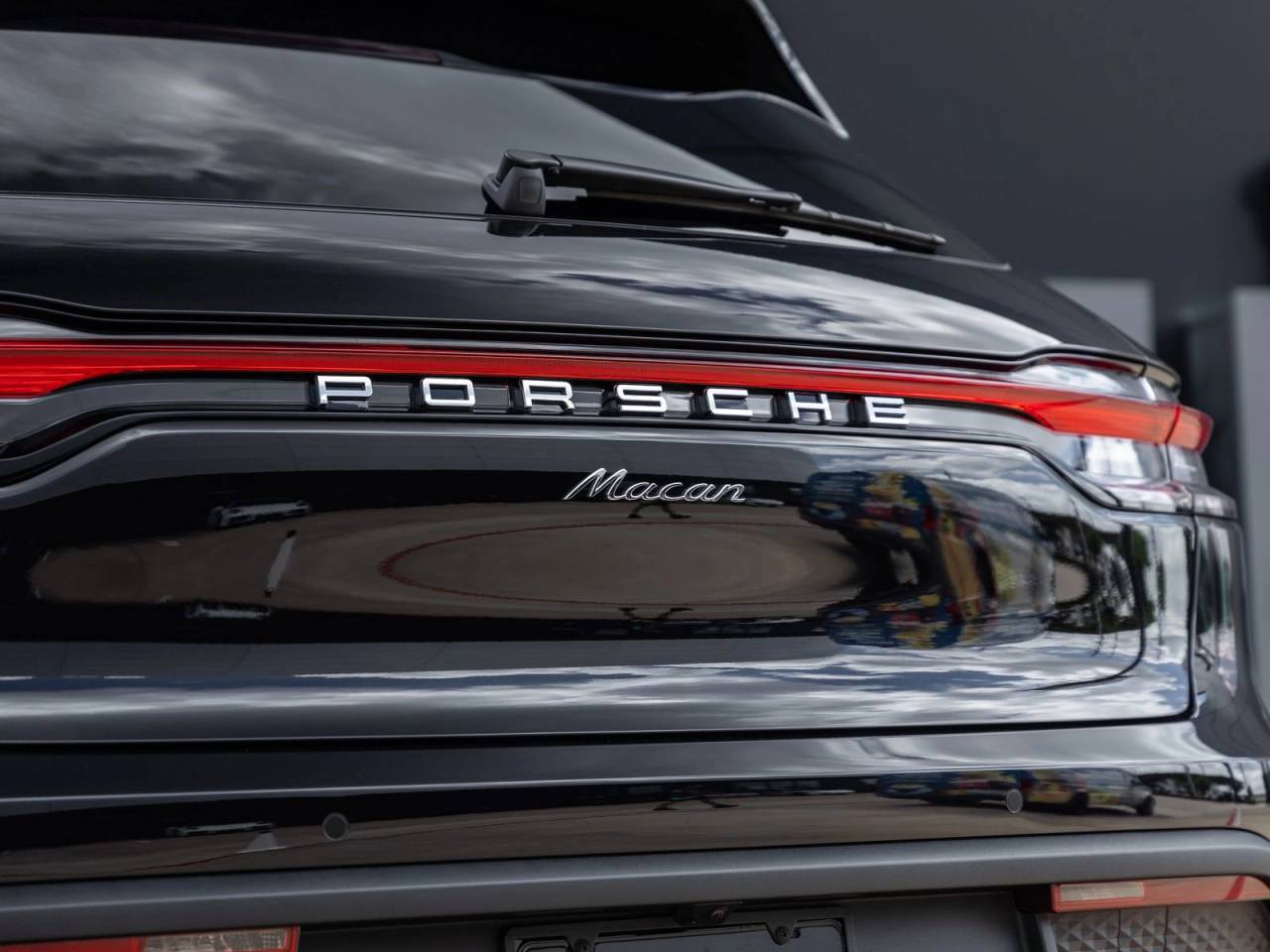 2026 Porsche Macan Base