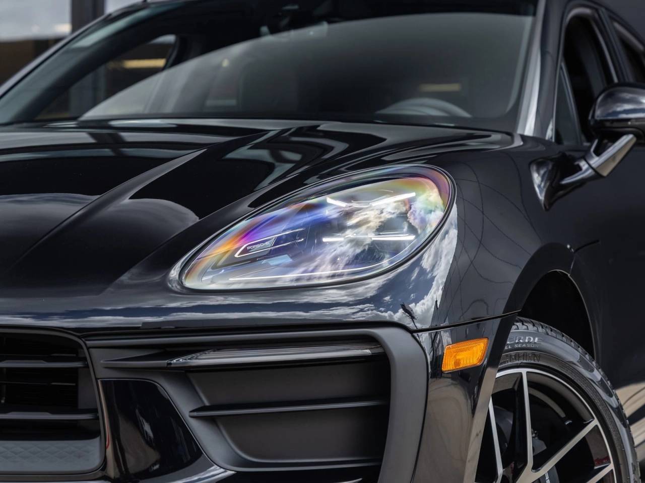 2026 Porsche Macan Base