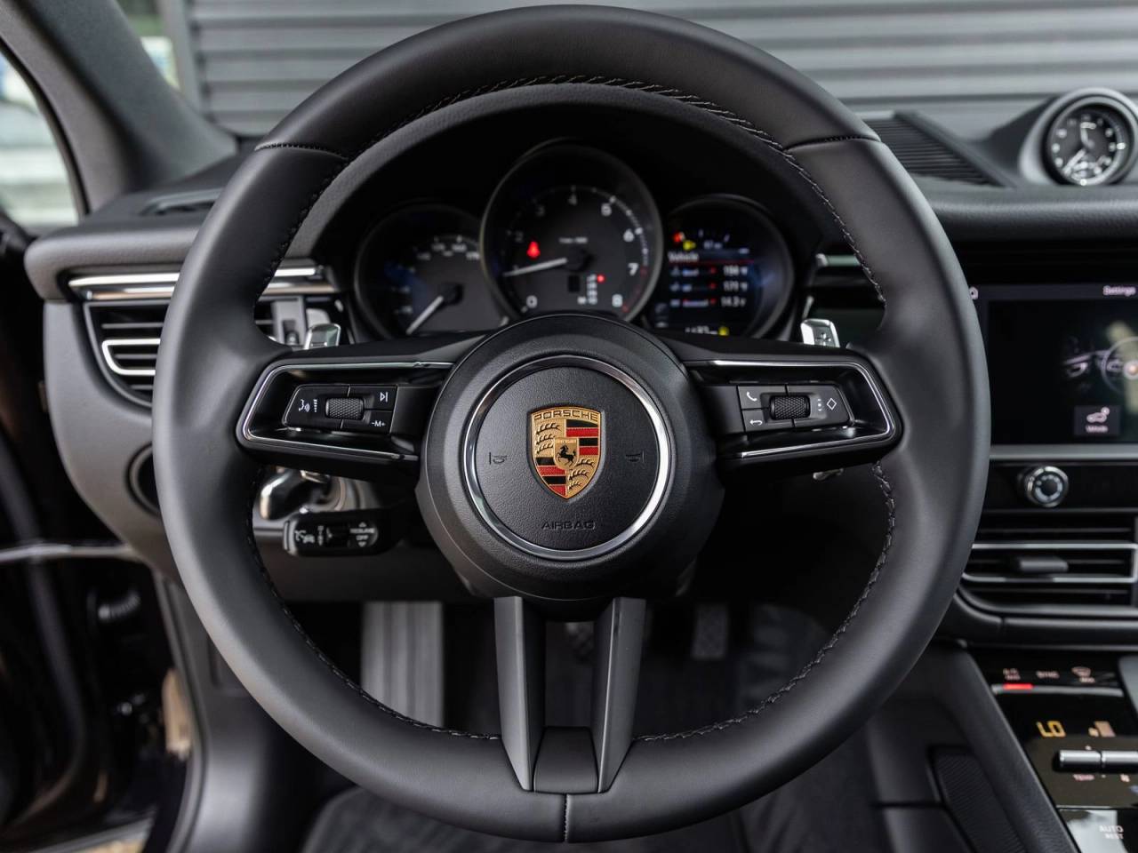 2026 Porsche Macan Base
