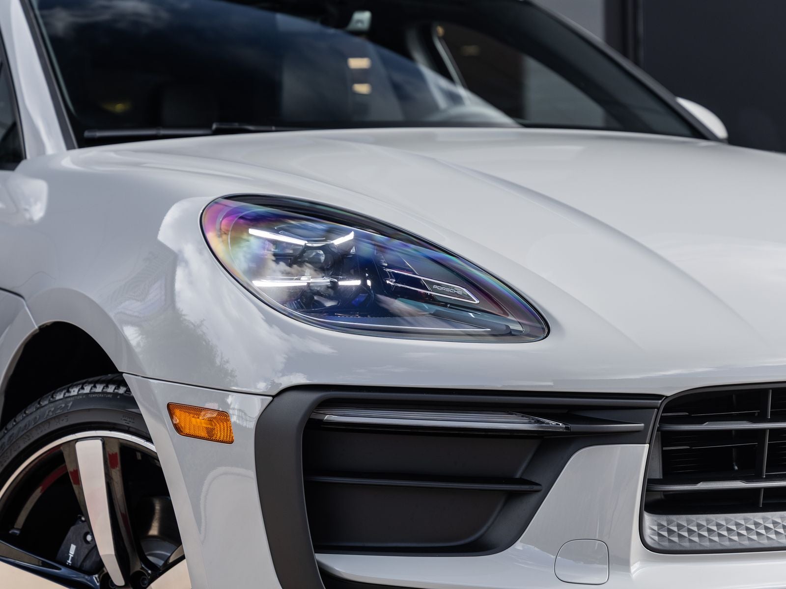 2026 Porsche Macan AWD